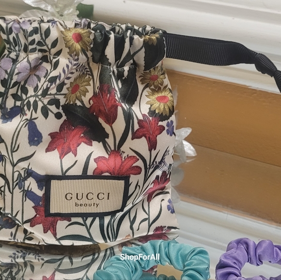 Brand new Gucci exclusive bundle - Picture 10 of 15